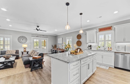 Oriental Casa | Backstay House in River Dunes Waterfront Community