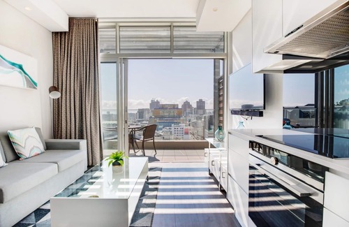 Cape Town City Centre Apartamento | Backup-Powered Trendy Apartment in the CBD on Popular Bree Street