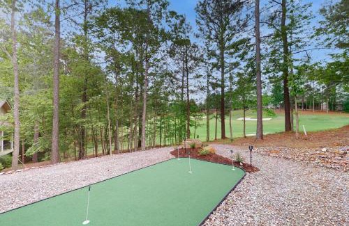Hot Springs Village Casa | Backyard Birdie