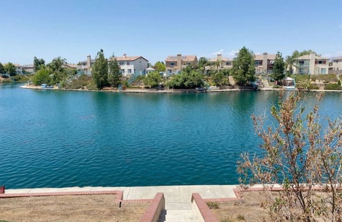 Moreno Valley Casa | ☀Backyard Canal Access☀ Kayak + 5 Bedroom Home!