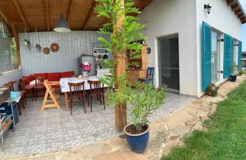 Sebes Cama Y Desayuno | Backyard Cottage