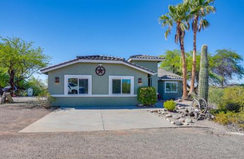 Wickenburg Casa | Backyard Oasis and Hot Tub Mtn-View Wickenburg Home