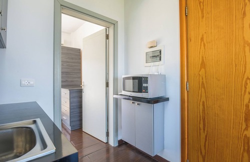 Thoum Apartamento | Backyard Seaview 1 BR with 24/7 Electricity