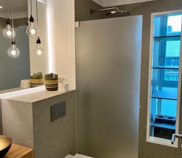 Bad Saarow Apartamento | Bad Seerose mit Seeblick, Dachterrasse, Pool und Sauna