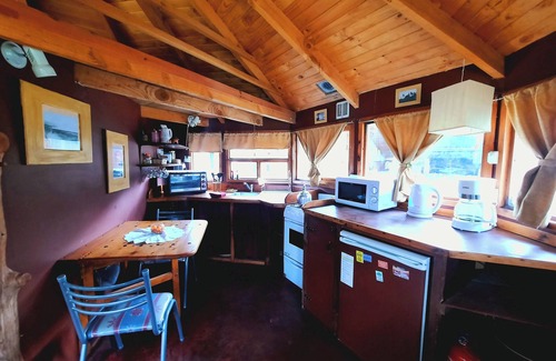 Dina Huapi Cabina | Cabaña Bagua (con pileta climatizada y jardín ) complejo Alentue