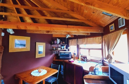 Dina Huapi Cabina | Cabaña Bagua (con pileta climatizada y jardín ) complejo Alentue
