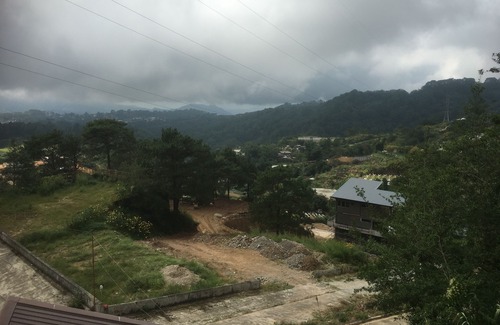La Trinidad Apartamento | Baguio City Area - Modern suburban living outside of Baguio.