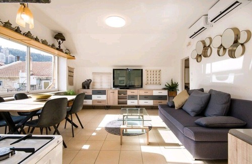 Haifa Apartamento | Bahai gardens view, german colony central location