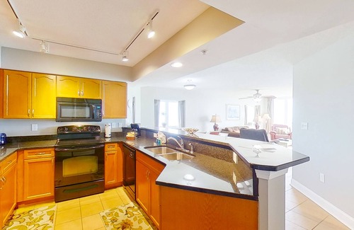 Crescent Beach Condominio | Bahama Sands Luxury Condominiums