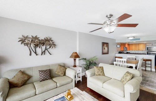 Crescent Beach Condominio | Bahama Sands Luxury Condominiums