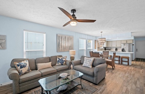 Sunnyside Casa | Bahama West Beach Therapy, Beach Access, Pet Friendly, Free Activities, West End