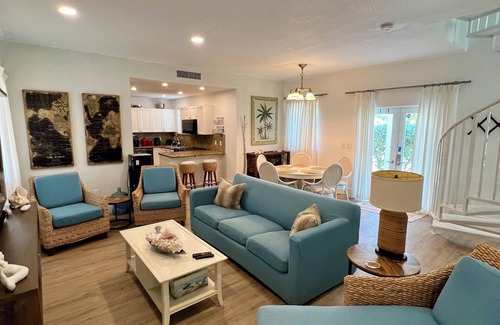 Alice Town Casa | Bahamian Rhapsody: 2-Story Treehouse in Prime Location Boat slip available 40ft