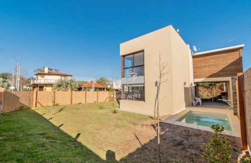 Piriapolis Casa | BAHIA SAN FRANCISCO, casa Horneros, Piscina Climatizada, 3 Dorm, Uruguay