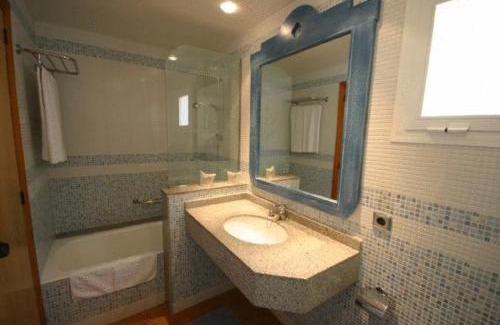 Camp de Mar Apartamento | Bahia Suites Camp de Mar