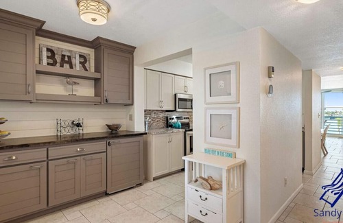 St. Petersburg Condominio | Isla Del Sol Bahia Vista 12-442 2 dormitorios 2 baños 4ª Planta brillante Condo