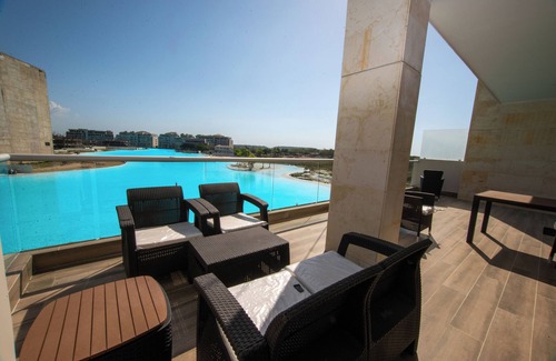 Zona Norte Apartamento | Baia Kristal Charming 2-bedroom apartment lagoon view
