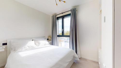 Marina Centro Apartamento | Baia Medea Splendido e Nuovissimo Attico al 5to Piano