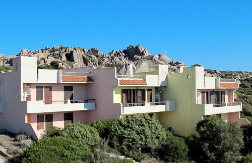 Santa Reparata Apartamento | Baia Santa Reparata - Trilo 4 by Interhome