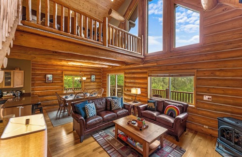 Bailey Cabina | Bailey Bear Haus - Colorado Mountain Log Cabin Getaway. Pet friendly!