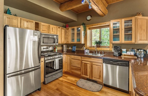 Bailey Cabina | Bailey Bear Haus - Colorado Mountain Log Cabin Getaway. Pet friendly!