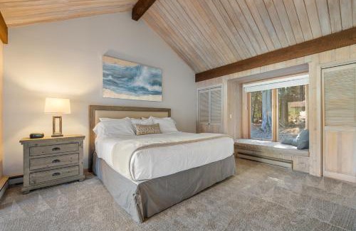Baileys Harbor Casa | Baileys Harbor Lakefront Abode by Simple Life Rentals
