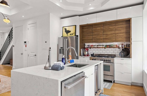 Bedford-Stuyvesant Casa | Bainbridge by Rove Duplex with Deck & Backyard
