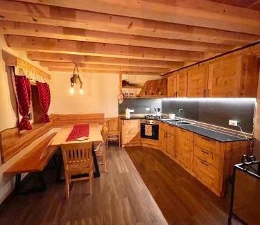Malborghetto Valbruna Chalet De Esquí | Baita Alpenrose