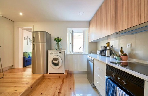 Mouraria Apartamento | Baixa & Alfama at your Doorstep, Terrace & Air/Con