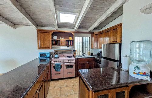 La Joya Casa | Baja Malibu Beach house - epic surf, pet and family friendly