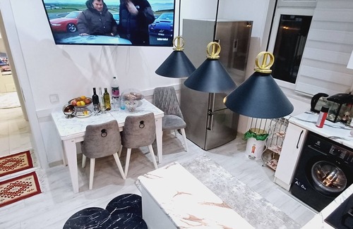 Baku Cama Y Desayuno | Bakü 2+1 oda H.Aliyev pr+center.Narimanov metrosu 500metre .Socar kulesi 70metre