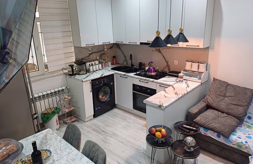 Baku Cama Y Desayuno | Bakü 2+1 oda H.Aliyev pr+center.Narimanov metrosu 500metre .Socar kulesi 70metre