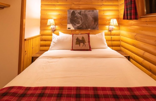 Lake Louise Cabina | Baker Creek | Superior One Bedroom Suite
