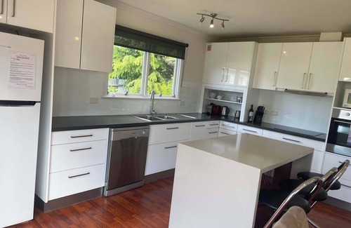 Richmond Casa | "Baker's Cottage" in Historic Richmond, Sleeps 6.