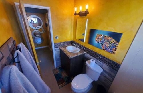 Bakersfield Casa | Bakersfield Safari Retreat