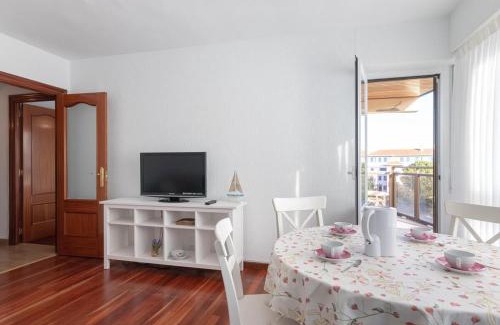 Bakio Apartamento | Bakio Beach VII with Parking by Aston Rentals