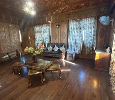 Sudarbal Alquiler De Eote | BAKTOO palace PREMIUM HOUSEBOAT
