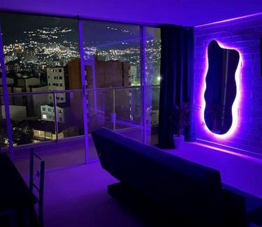 Florida Nueva Apartamento | Balcón en Laureles, AC, Piscina, Estacionamiento 601