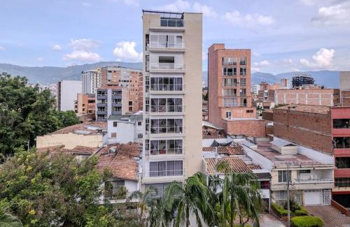 Florida Nueva Apartamento | Balcón en Laureles, AC, Piscina, Estacionamiento 601
