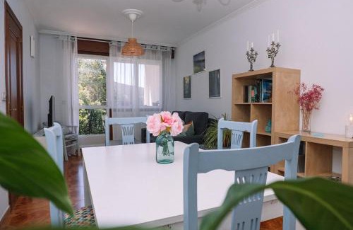 Redondela Apartamento | Balcón mágico en Redondela by CABANA Rentals