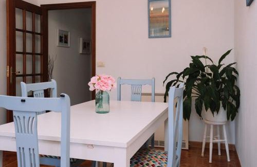 Redondela Apartamento | Balcón mágico en Redondela by CABANA Rentals