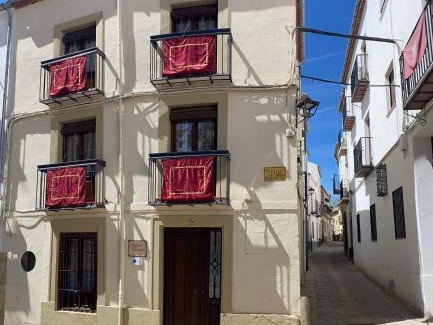 Ubeda Casa | Balcones con Encanto - vistas al conjunto monumental Patrimonio de la Humanidad