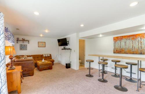 Roach Casa | Balcony and Fire Pit Home on Lake of Ozarks!