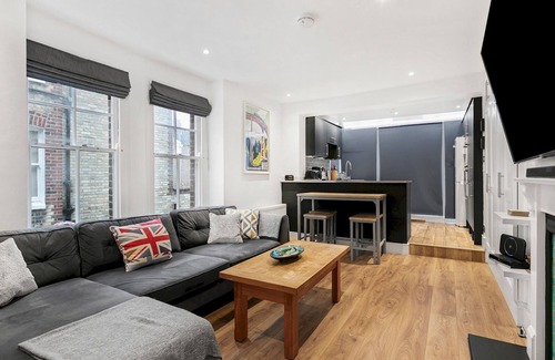 Queenstown Apartamento | Balcony Apt Near Battersea Park & Power Station