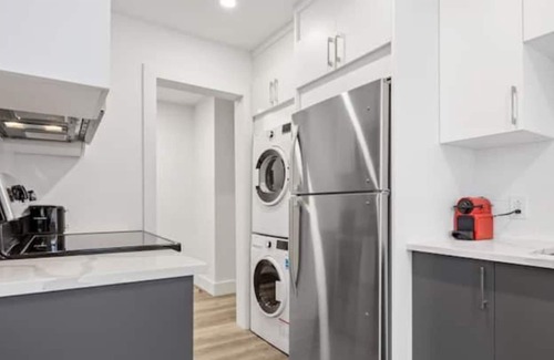 Cote-Des-Neiges—Notre-Dame-De-Grace Apartamento | Balcony Hdtv Office Chair+desk Self Check-in