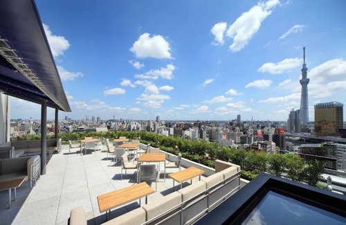 Nishiasakusa Hotel | Balcony King Suite hotel in amazing Taito City with AC, fitness room, WiFi