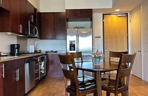 Downtown Las Vegas Condominio | Balcony Luxury High Rise Downtown Fremont Casinos