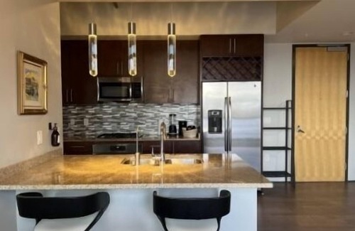 Downtown Las Vegas Condominio | Balcony Luxury High Rise Downtown Fremont Casinos
