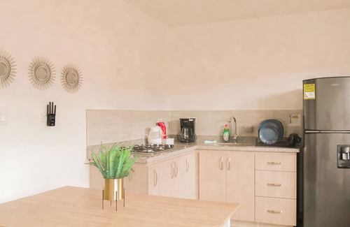 Jardin Apartamento | Balcón con vista a la iglesia