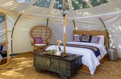 Topanga Villa | BALI INSPIRED MOUNTAIN RETREAT WITH HOT TUB & POOL