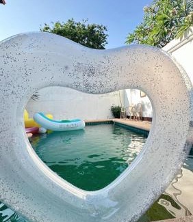 Jomtien Villa | Bali Style Luxury Pool Villa near Beach & Walking ST!